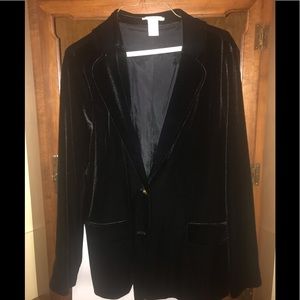 Women’s black velvet blazer